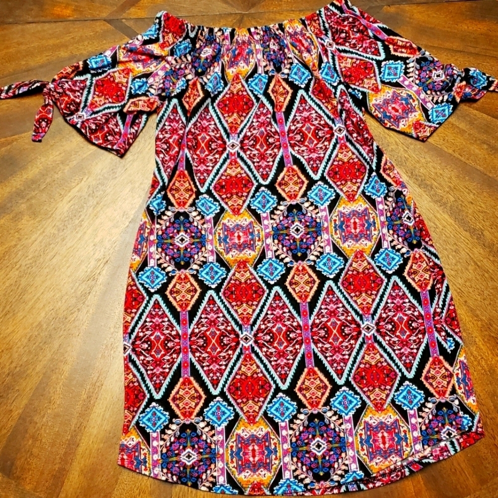 Extremely Me! Colorful Girls Dress Size  14/16 Runs Small (10/12 Fit) Tribal